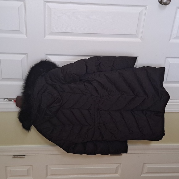 Tahari fitted Puffer - Picture 5 of 8